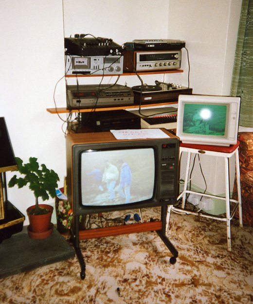 MI883